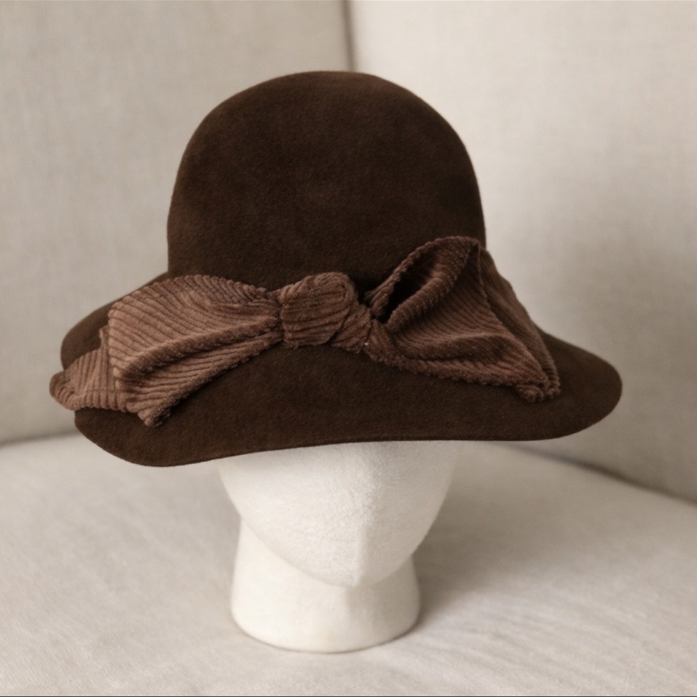 VTG Christine A. Moore Brown Hat Velour Felt 7.5” cloche silhouette elegant bow